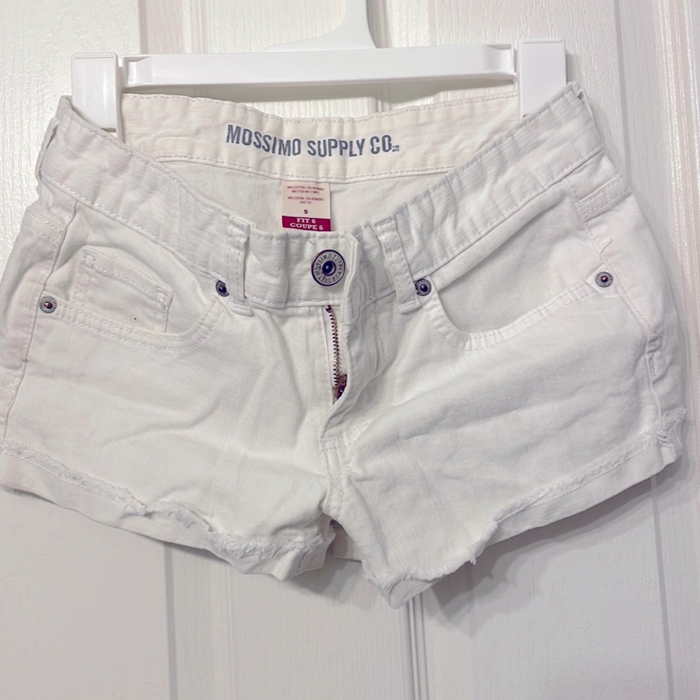 White jean shorts size 9